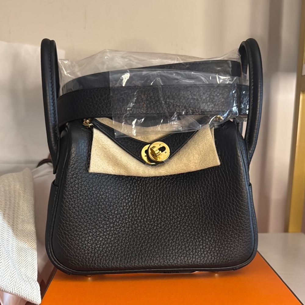 Hermes Mini Lindy Taurillon Clemence Noir with Gold Hardware